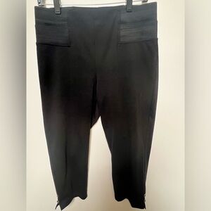 SIMPLY NOELLE BLACK CAPRI LEGGINGS SIZE L/XL. BLACK